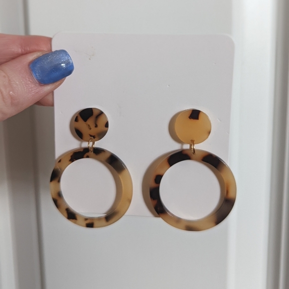 Tortoise Shell Style Hoops - Picture 1 of 2